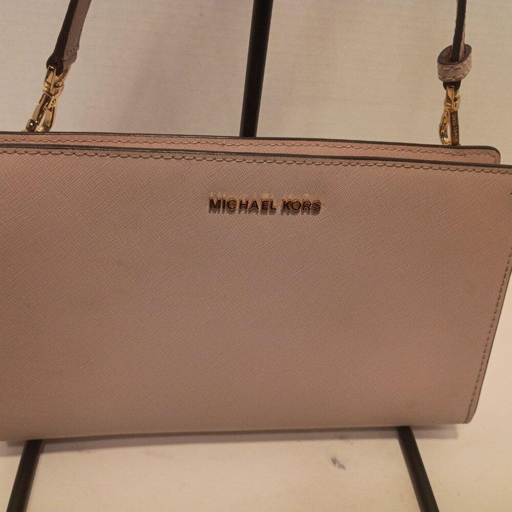 NWT MICHAEL KORS Jet Set Soft Pink Saffiano Leather Convertible Clutch-Crossbody - Picture 3 of 13